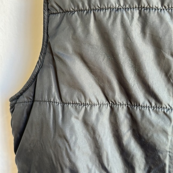 Reversible black puffer vest - Picture 3 of 15